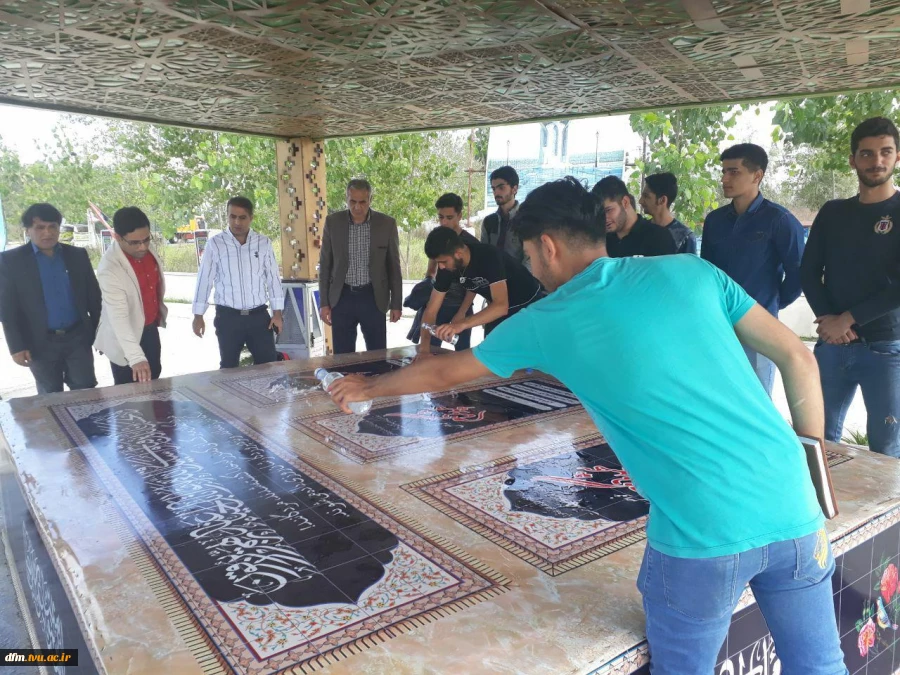 غبار روبی مزار شهدای گمنام غواص شهرستان محمودآباد