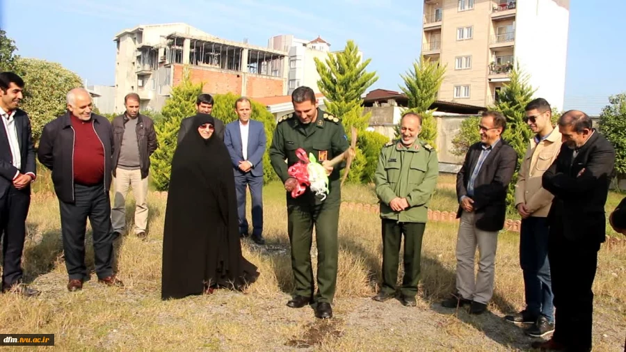 مراسم کلنگ‌زنی احداث مزار شهید خوشنام در  دانشکده فنی و حرفه ای محمودآباد 2