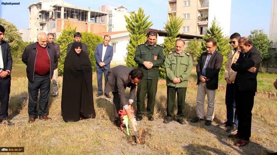 مراسم کلنگ‌زنی احداث مزار شهید خوشنام در  دانشکده فنی و حرفه ای محمودآباد 4