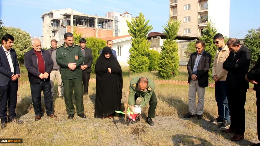 مراسم کلنگ‌زنی احداث مزار شهید خوشنام در  دانشکده فنی و حرفه ای محمودآباد 7