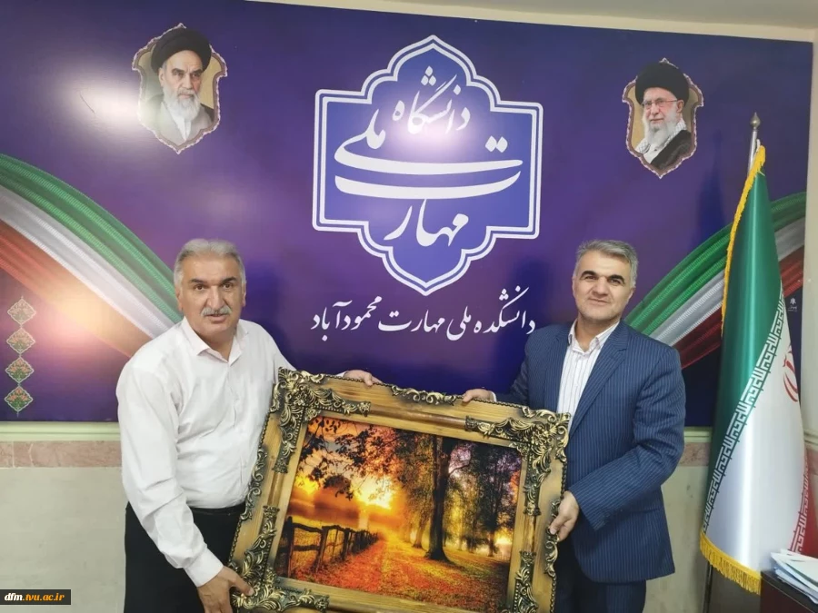 تجلیل دکتر حیدری تبار از ناخدا اصفهانیان 5